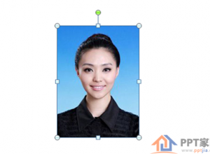 怎么利用PPT把彩色照片变成黑白？