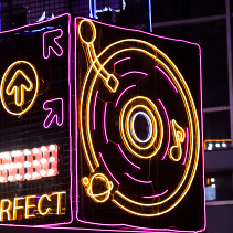 男生说英文不幸运的声音