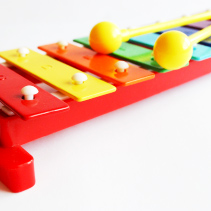 紧张吓人的声音