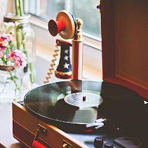 沙沙的低驾钹声