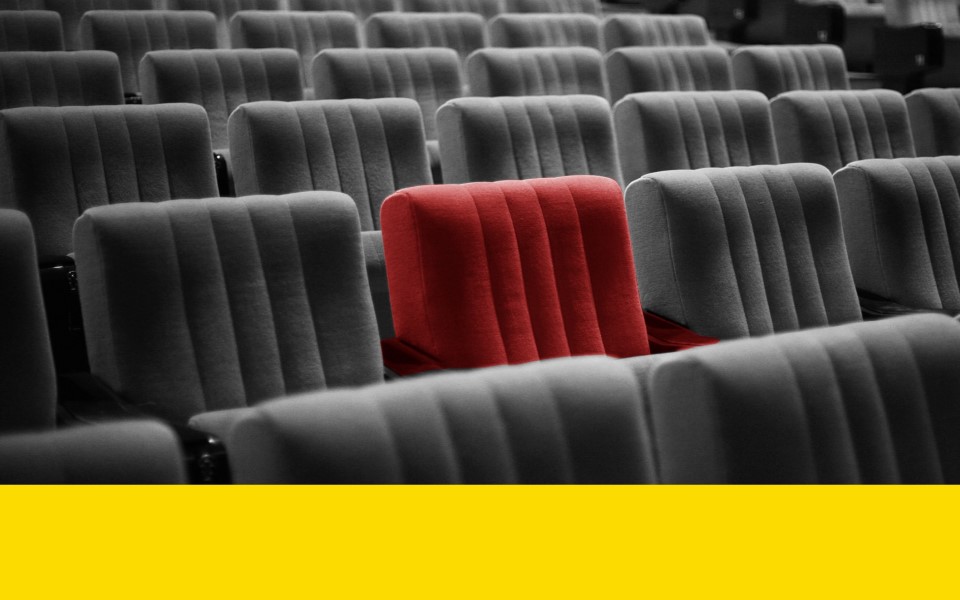 黄灰色拼接座椅封面个人简历PPT模板