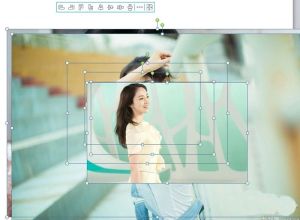 PPT如何制作图片轮播的动画效果