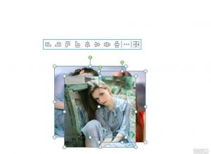 PPT如何给图片添加翻拍动画效果