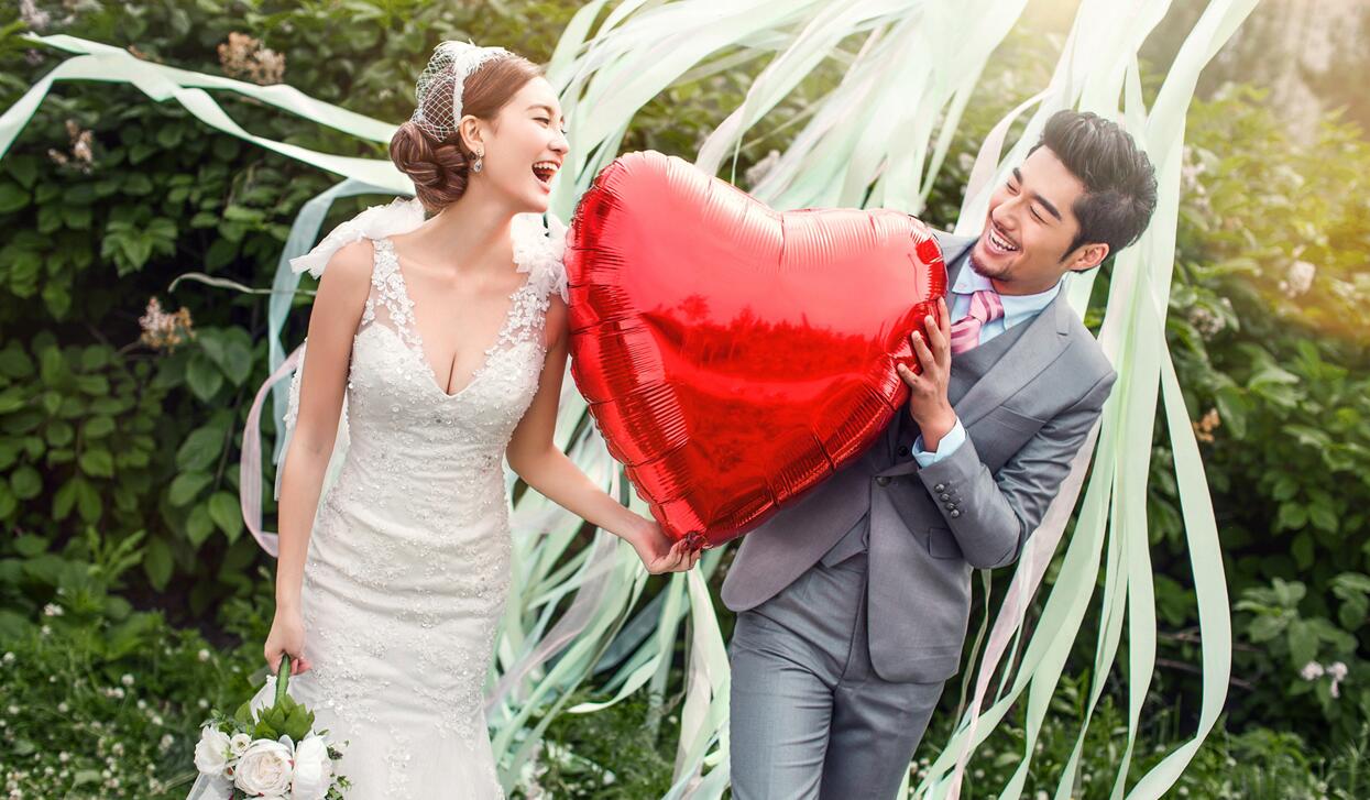 浪漫婚礼电子相册PPT模板