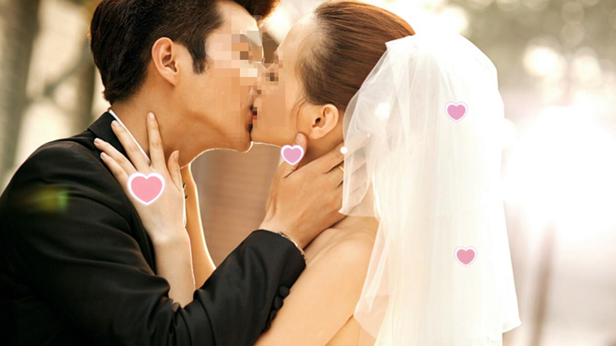 淡雅简约浪漫婚礼PPT模板