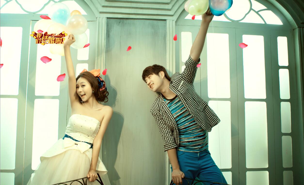 创意简洁结婚请帖ppt模板