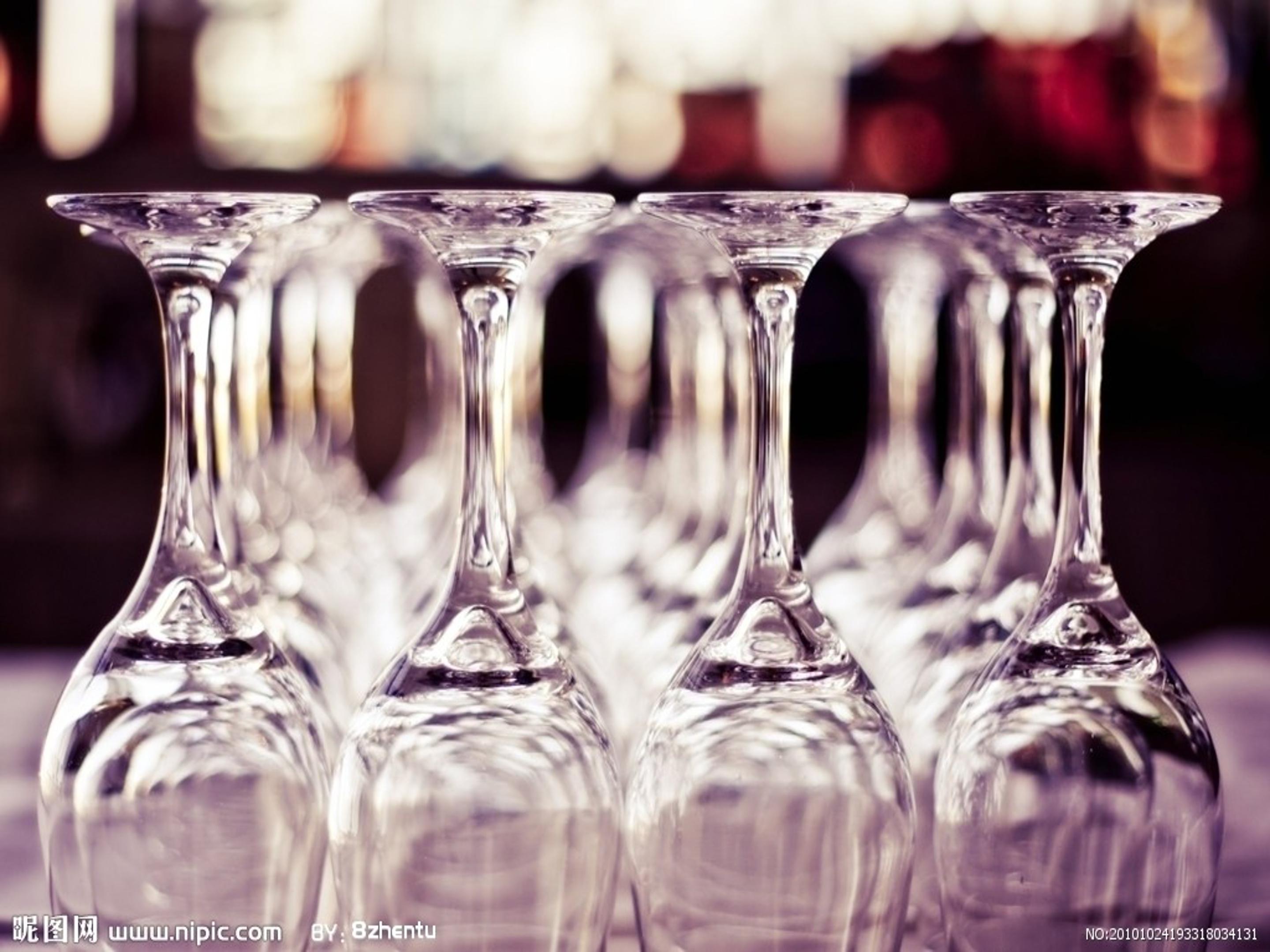 新型玻璃ppt完美版