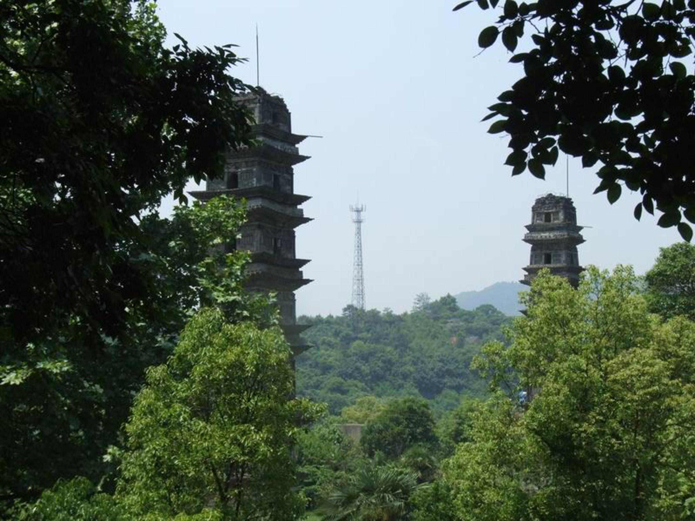 李白的独坐敬亭山PPT模板