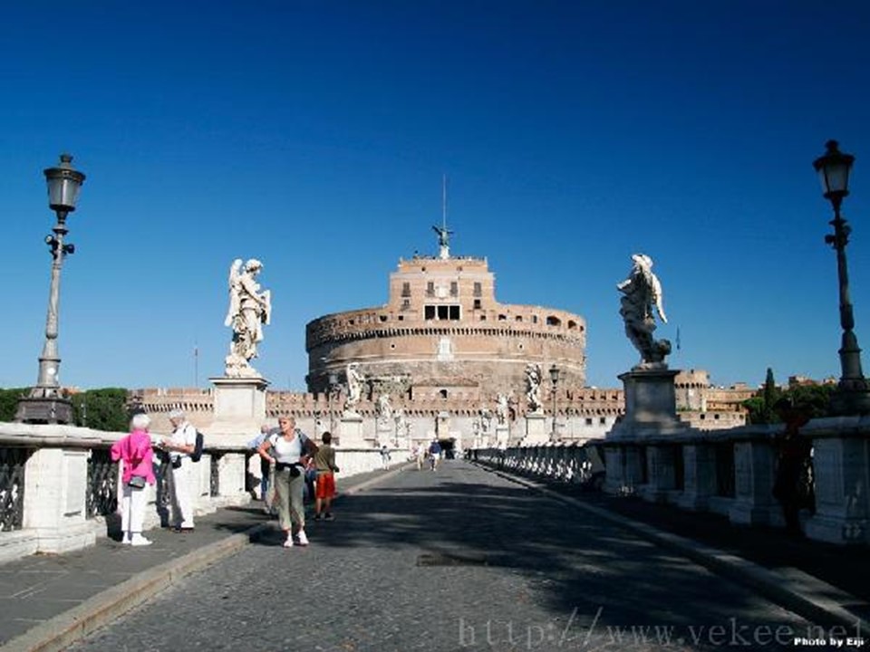 通往广场的路不止一条课件ppt模板