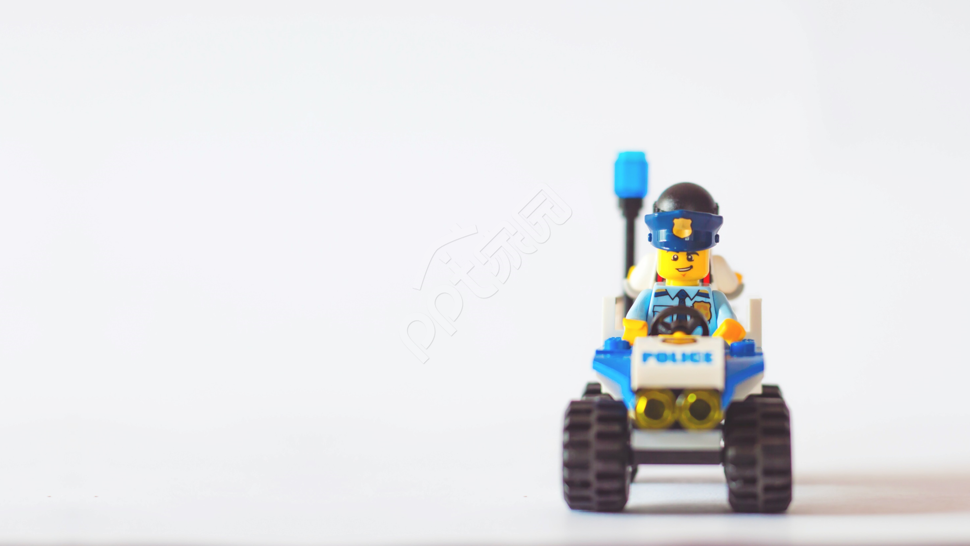 简约卡通人物PPT图片背景