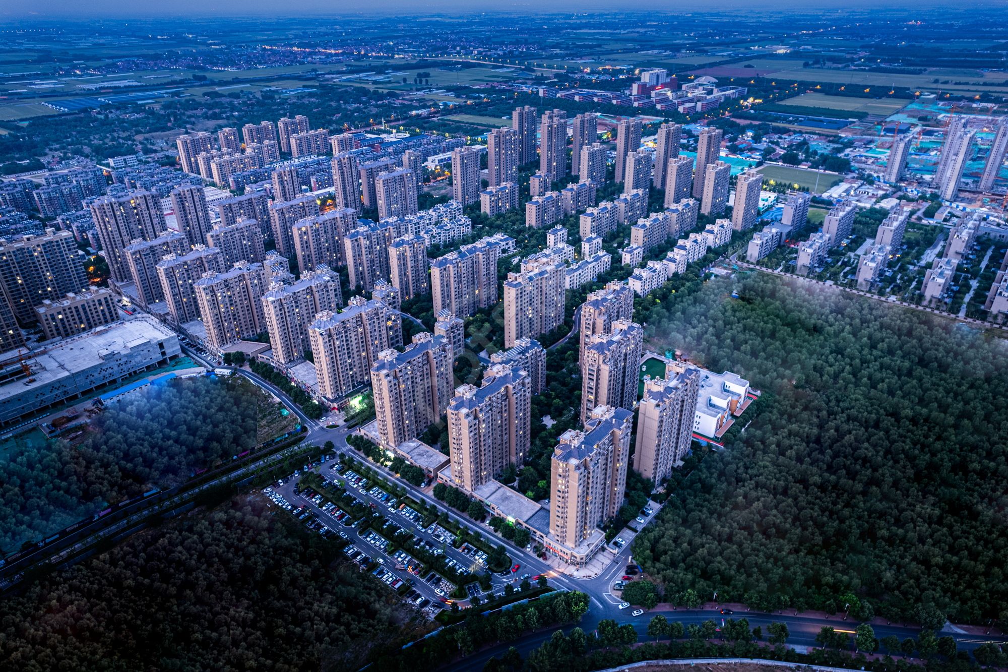 高级城市商业建筑PPT背景图片