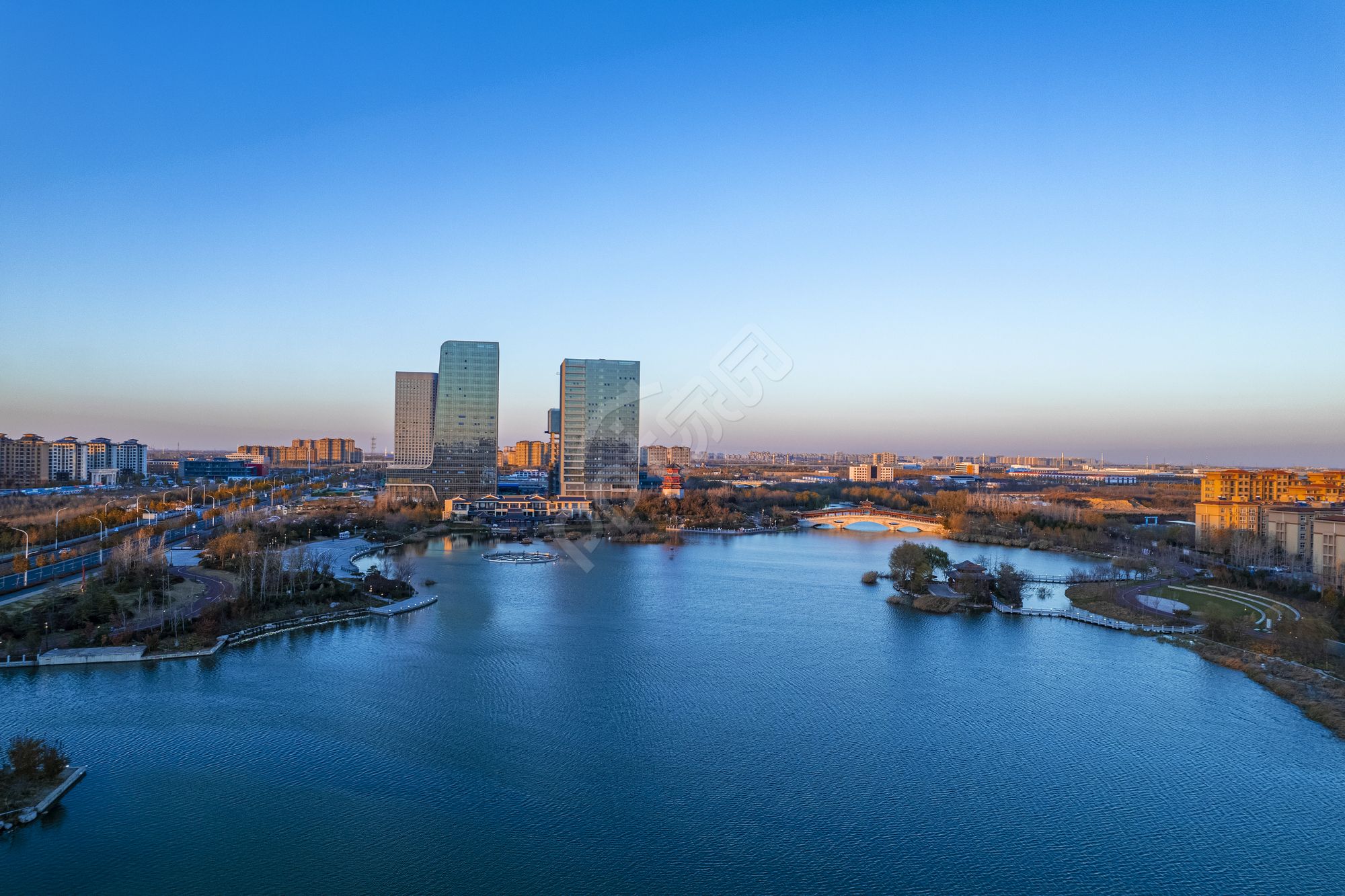 高级城市商业建筑PPT背景图片