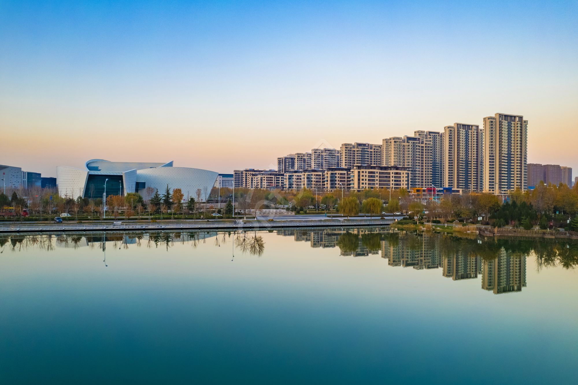 现代城市建筑高清ppt背景图片