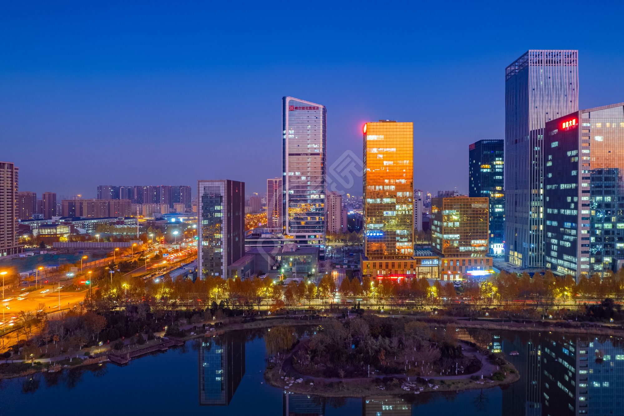 简约高层建筑PPT背景图片