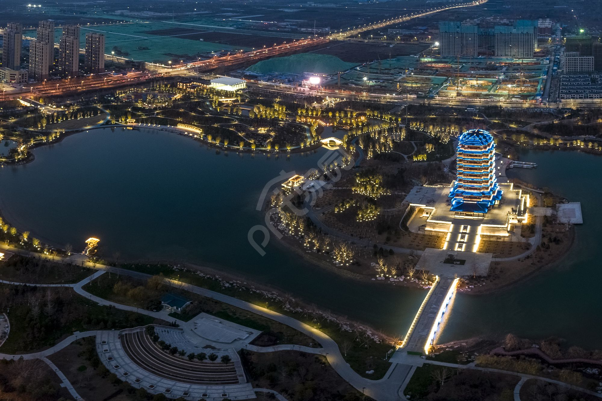 简约建筑艺术ppt背景图片