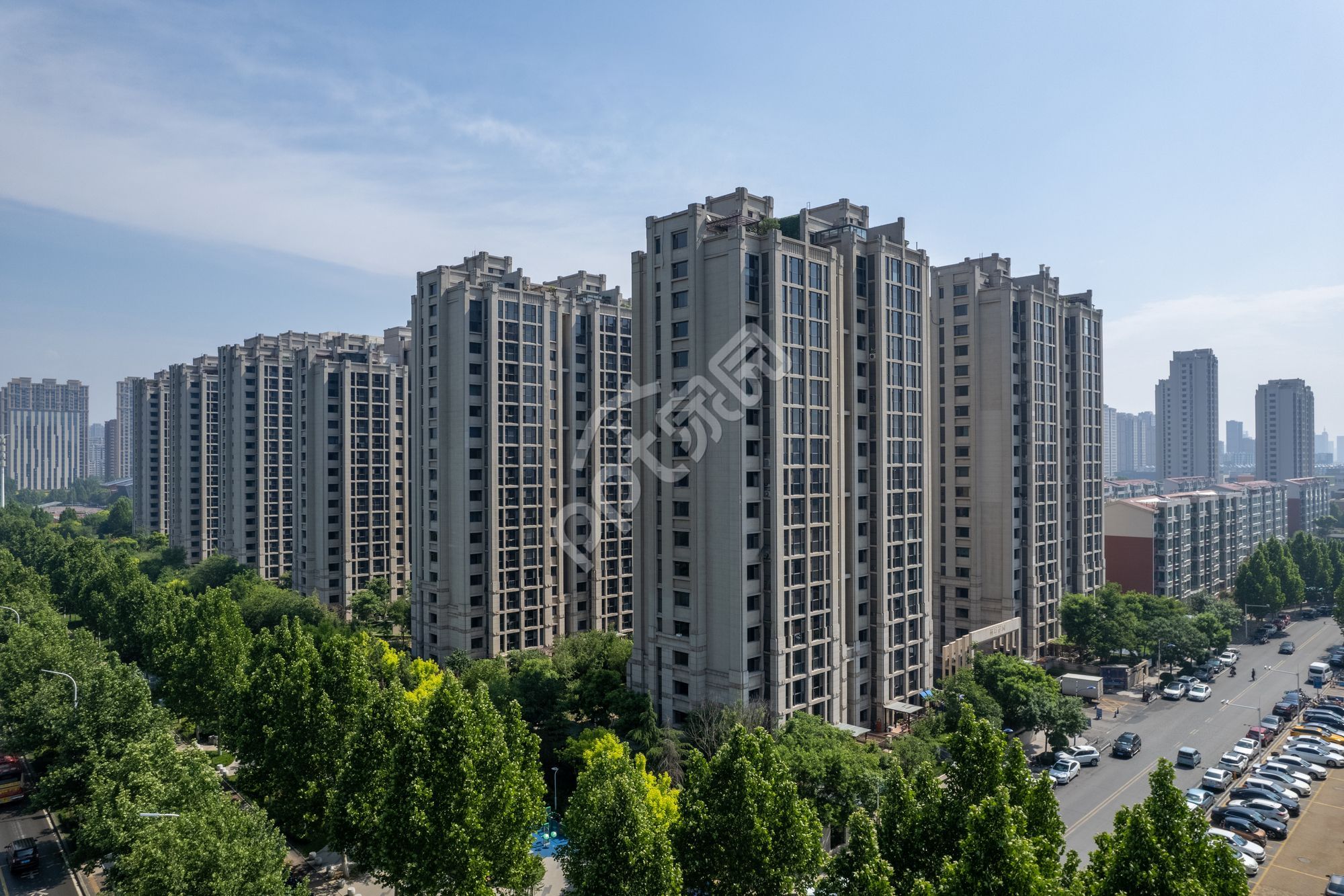 商务大气城市建筑PPT背景图片