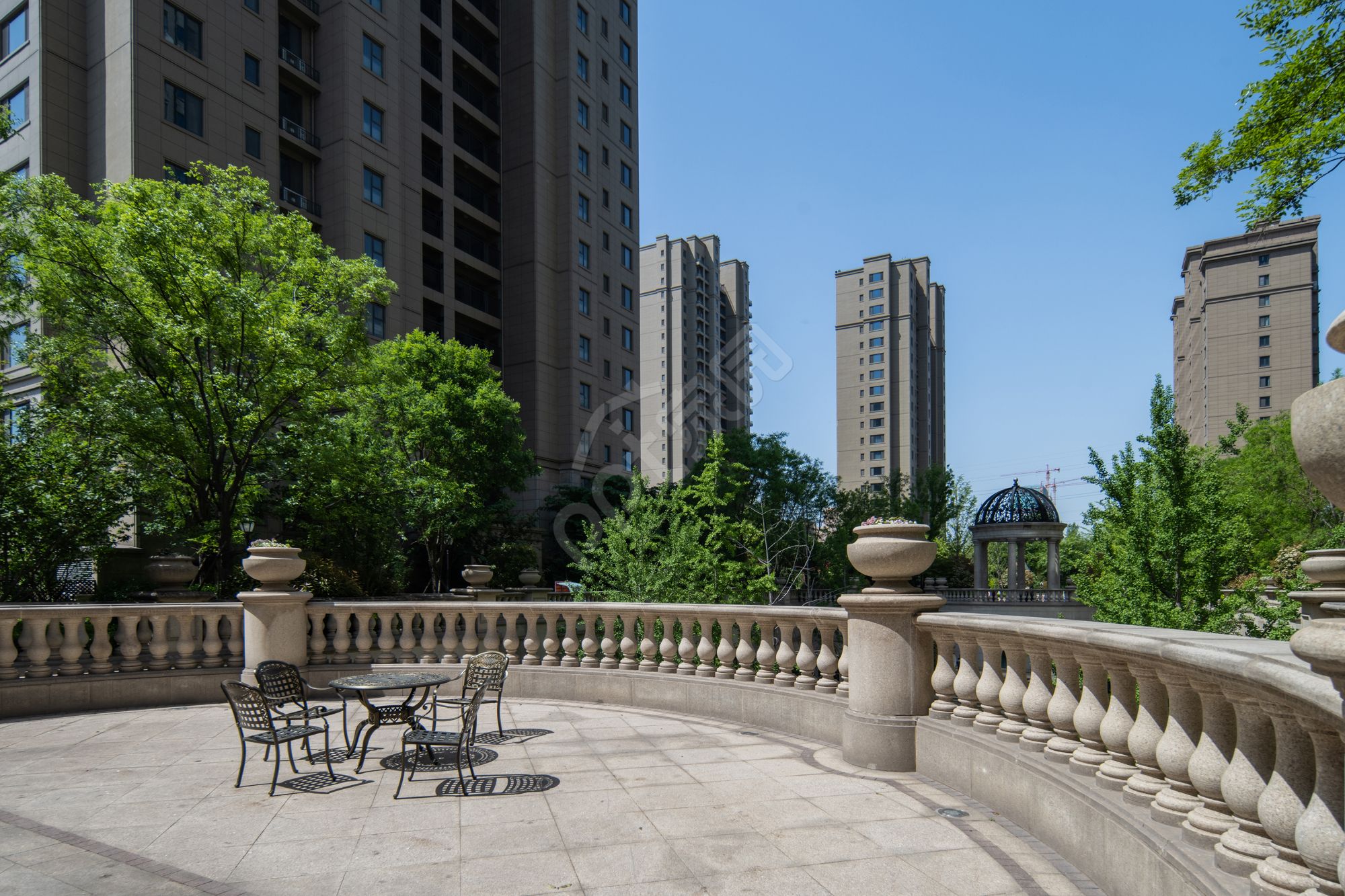 现代花园建筑ppt素材图片