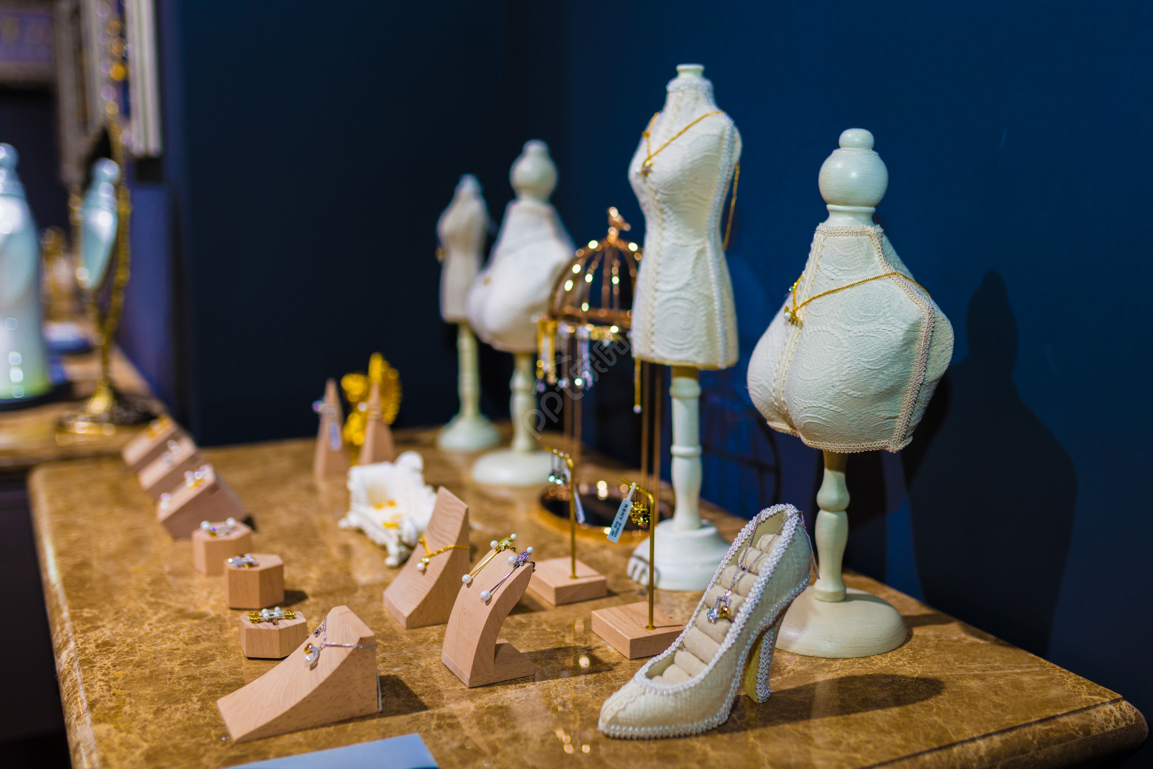 简洁单一的商务ppt背景